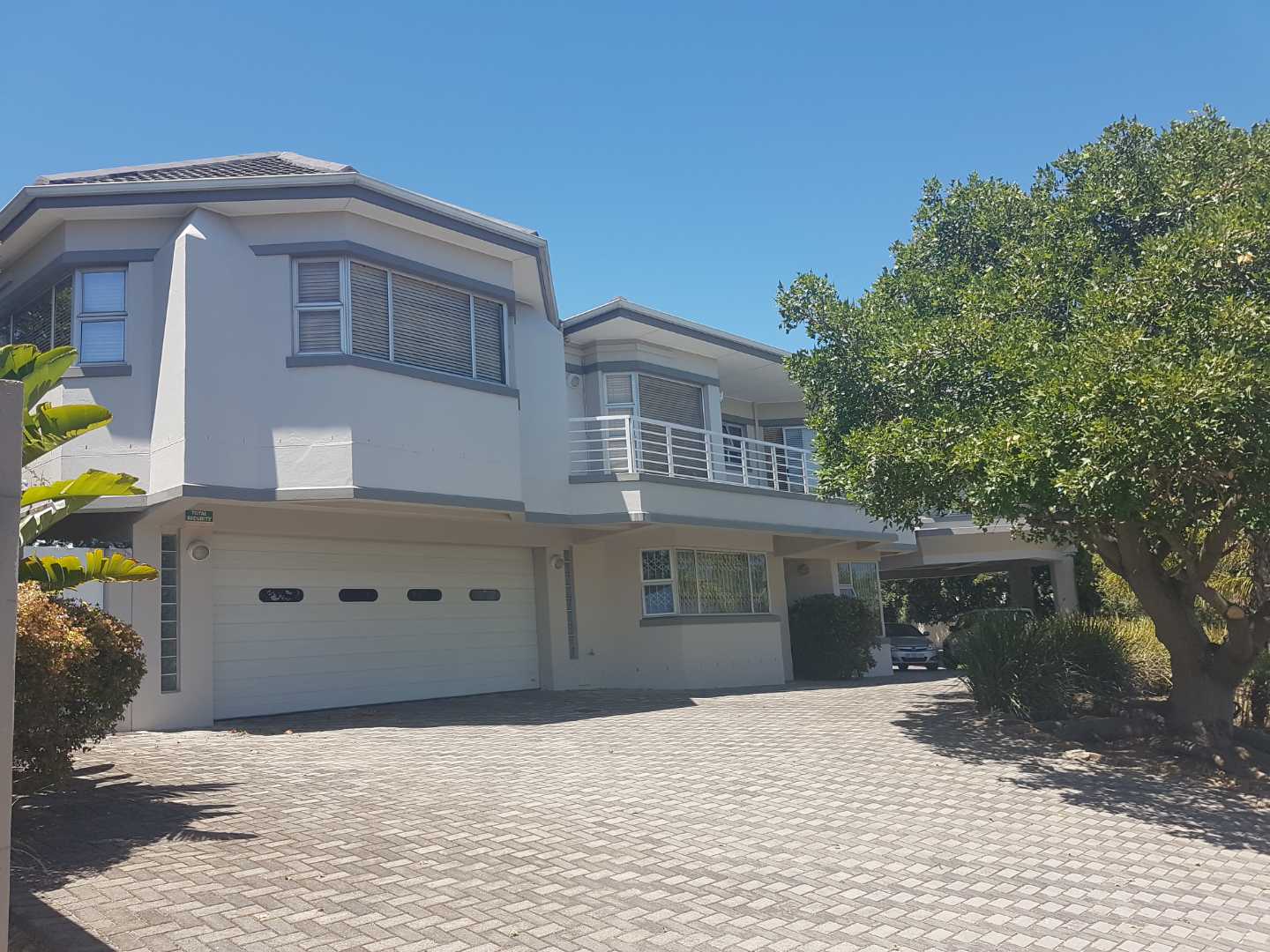 5 Bedroom Property for Sale in Plattekloof Western Cape